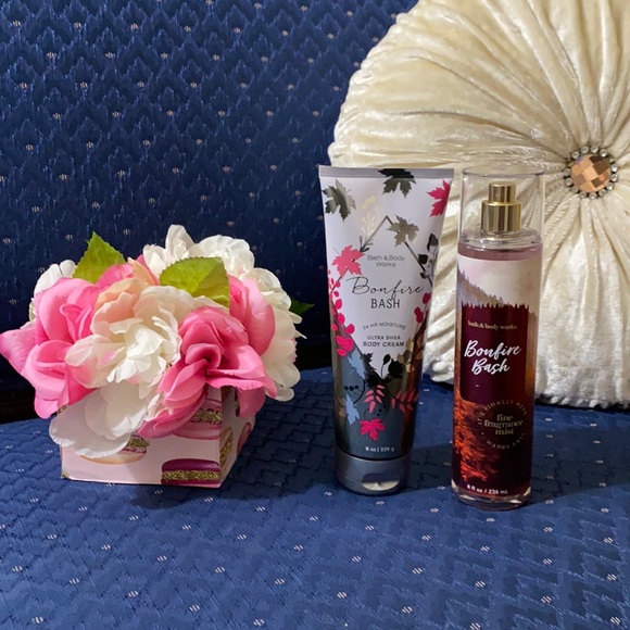 Bath & Body Works Other - ❤️BATH & BODY WORKS SET. . . BONFIRE BASH SCENT